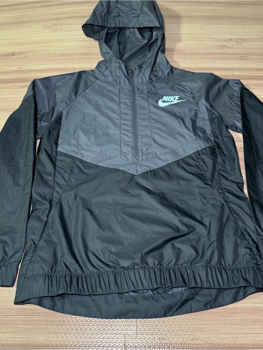 Nike Youth L Hooded Windbreaker Pullover Jacket Black Gray Lightweight